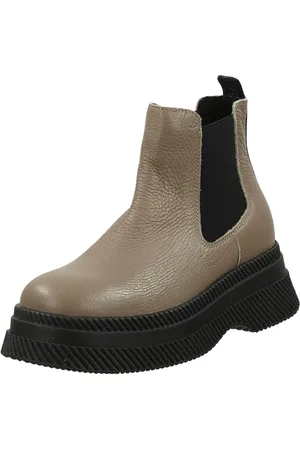 Steve Madden Chelsea boots