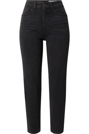 Noisy May Jeans