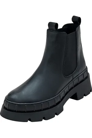 EDITED the label Chelsea boots 