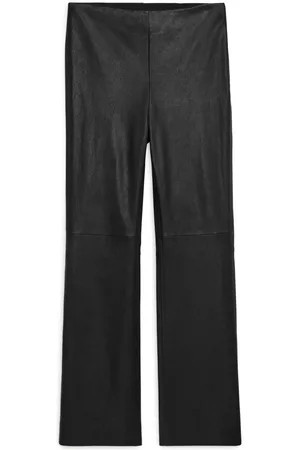 ARKET Dames Leren broeken - Cropped Stretch Leather Trousers - Black