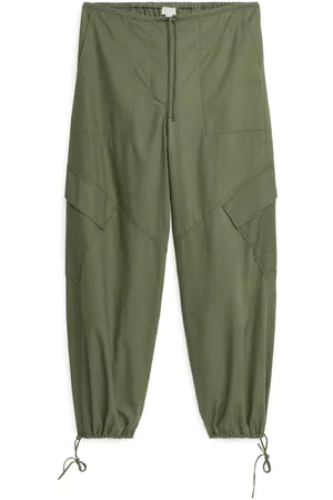 ARKET Dames Cargo's - Lyocell Blend Cargo Trousers - Green