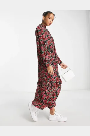 New Look High neck keyhole tiered midi dress in black floral