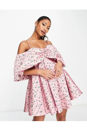 ASOS Dames Feestjurken - Off shoulder drape sleeve textured mini dress in pink floral jacquard