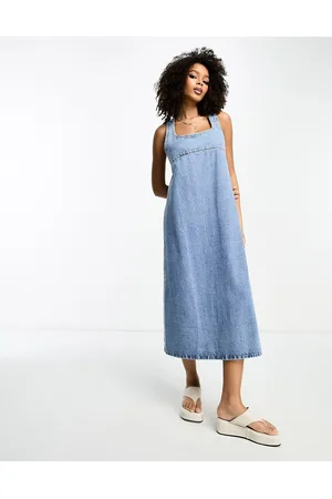 ASOS Dames Casual jurken - Denim maxi dress with cross strap back in lightwash blue
