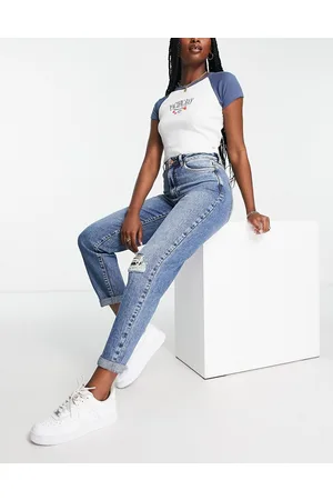 New Look Ripped high waisted jeans in midwash