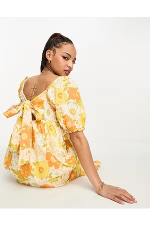 New Look Square neck tiered midi dress in retro print