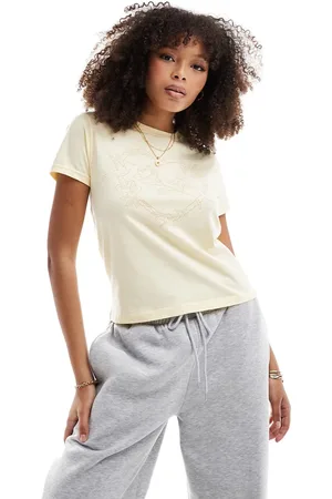 Pull&Bear Tonal floral graphic tee in