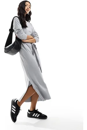 New Look Belted knitted midi dress in light