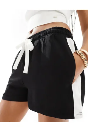 ASOS Pull on short with contrast panel in