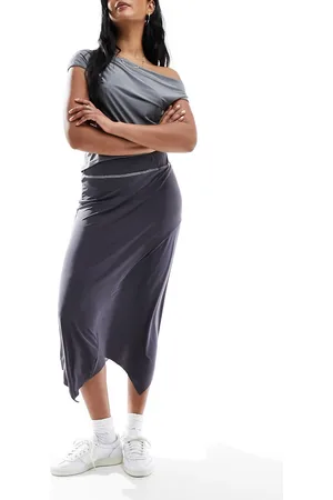 COLLUSION Hanky hem skirt with flatlock in