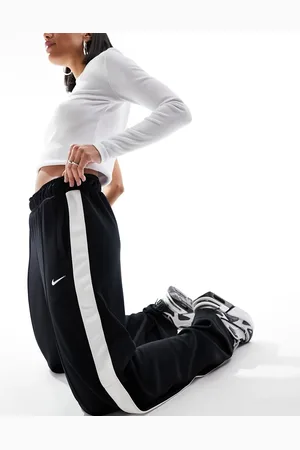 Nike Streetwear straight leg woven cargo pants in