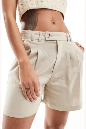 Stradivarius Linen look tailored short in natural
