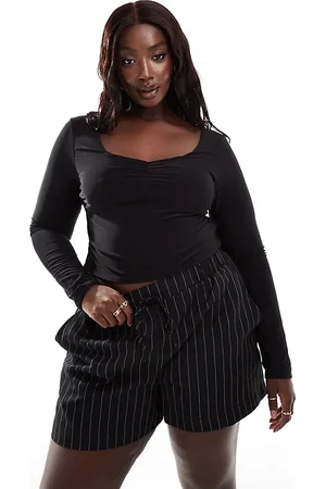 Kaiia Plus soft touch ruched detail long sleeve top in