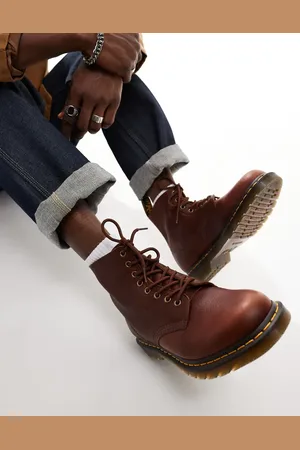 Dr. Martens 1460 Pascal 8 eye boots in tan leather