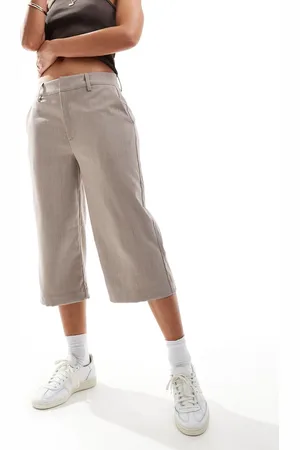 Cotton On Cotton On low rise 3/4 trousers in taupe