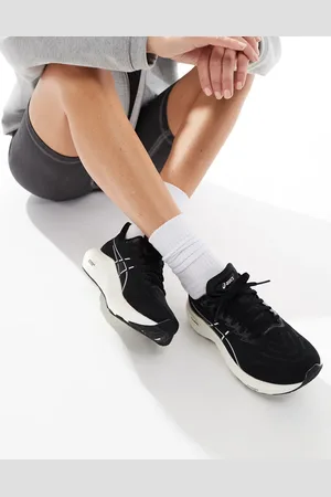 Asics Gt-2000 13 stability running trainers in and white