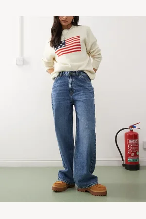 Reclaimed Low rise baggy jean in mid wash