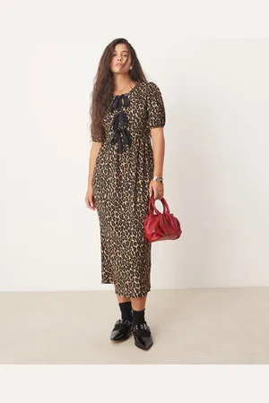 New Look Tie front midi dress in leopard print