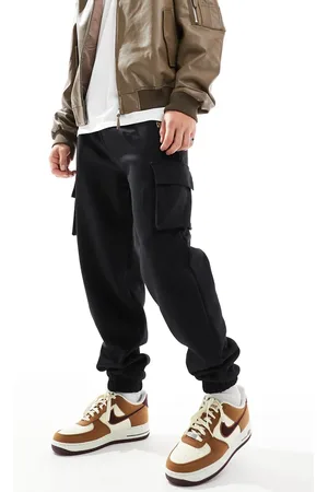 New Era Logo motif cargo tracksuit bottom in black