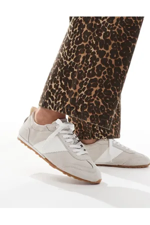 Schuh Meredith trainers in beige suede