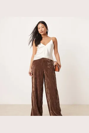 ASOS ASOS DESIGN Petite crinkle velvet pull on trousers in chocolate