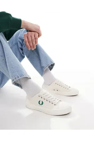 Fred Perry Hughes canvas trainers in