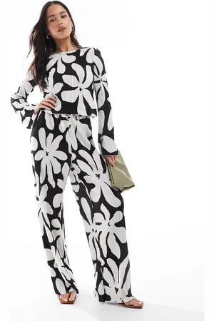 VERO MODA High waist wide leg plisse trouser co-ord in monochrome floral print