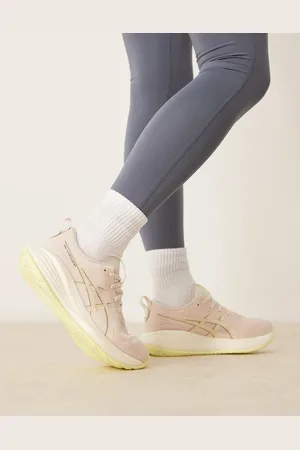 Asics Gel-cumulus 27 running trainers in mineral beige and huddle yellow