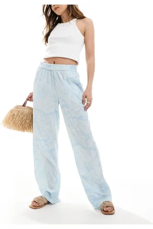 VERO MODA Wide leg pull on trousers in pale floral print