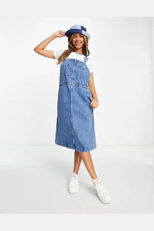 Monki Relaxed dungaree midi dress in mid wash