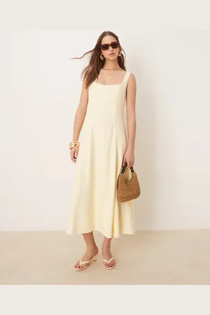 Forever New Linen contrast stitch midaxi dress in lemon