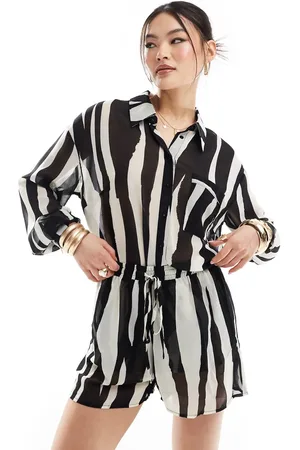 In The Style Beach short co-ord in zebra print