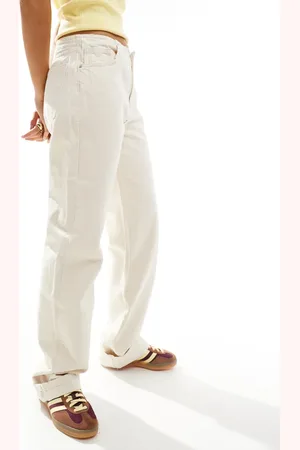 Pull&Bear Mid rise straight leg jean with raw waistband in ecru