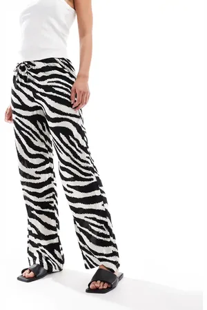 VERO MODA Easy tie waist wide leg trousers in zebra print