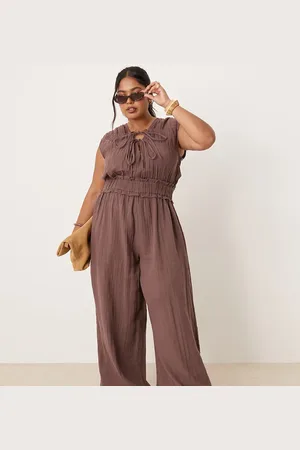 ASOS ASOS DESIGN Curve double cloth gathered bust jumpsuit in chocolate