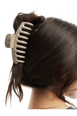 Pieces® Large hair claw in speckled cream