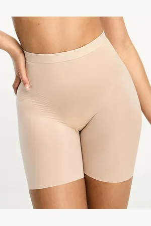 Spanx Invisible 2.0 contouring girl short in champagne beige