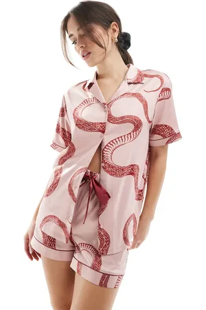 Chelsea Peers Satin short sleeve revere and shorts set in snake print