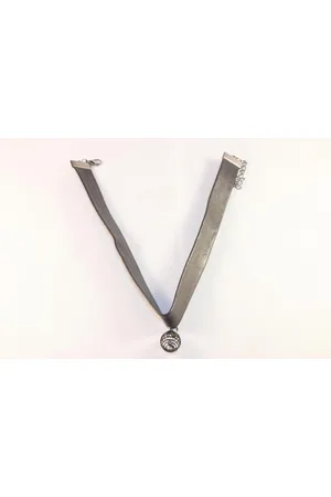 Fashion Jewelry Zwarte kunstleren choker met 3 D bolletje met daarin een kristalletje.