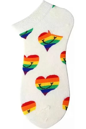 Akyol Sokken - Pride sokken - 35-39 - - valentijn cadeau - cadeau voor hem en haar - Regenboog - Pride - carnaval - LGBT - sinterklaas cadeau sokken - sokken winter - meiden sokken - sokken LGBT - Hartjes sokken - sokken met hartjes erop