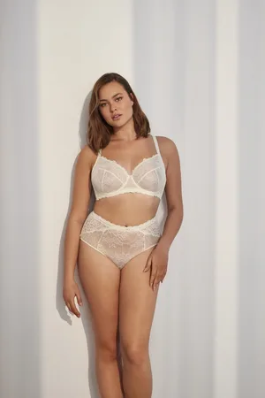 Promise Bloom Lingerie Set - maat 90E