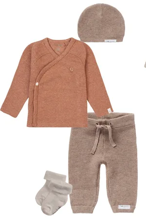 Noppies Kledingset - 4 delig - Broek Grover Knit - Shirt Nanyuki Café au lait - Muts Rosita - 1 paar sokjes - Maat 62