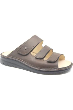Finn MATARO, 01455-322500, Bruine heren slipper met drie klittenbanden wijdte H