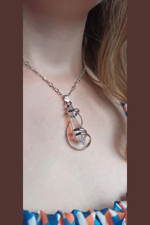 Malù PRISMA Collier Handgemaakt - Italiaans design met SWAROVSKI ELEMENTS™ Ketting 45 cm - Lengte 6 cm - Juweel gemaakt van gerhodineerd materiaal.