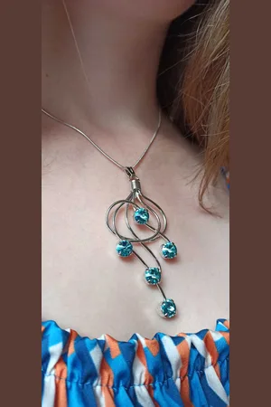 Malù FIAMMA GRANDE Handgemaakt juweel- Italiaans design met SWAROVSKI ELEMENTS™ Ketting 45 cm - Lengte 9 cm x 3,5 cm - Juweel van gerhodineerd materiaal.