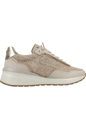 Carmela 162357 Trainer