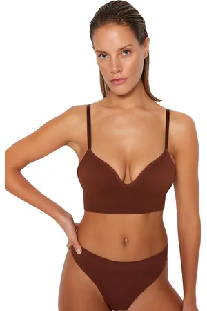 Trendyol Grijze Naadloze Strapless Niet-Gevoerde Niet-Uniforme Cupped Bralette Gebreide Bh Thmaw22Su0043
