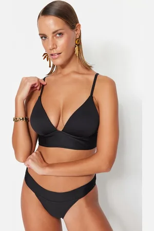 Trendyol Vrouwen Zwarte driehoekige push-up bikinitop met textuur TBESS21BU0010
