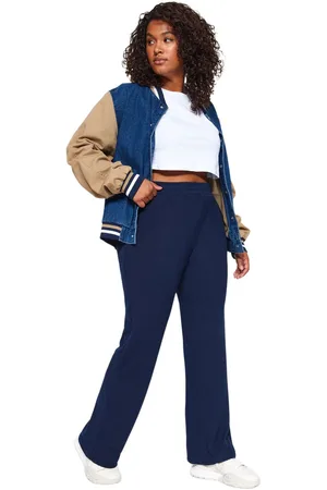 Trendyol Marineblauwe Joggingbroek Van Cr??pebreisel In Grote Maten Tbbaw24Aj00005
