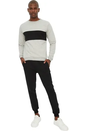 Trendyol Zwart Trainingspak Regular/Normal Cut Binnenkant Polar Fleece/Warm Color Block Tmnaw21Em0022